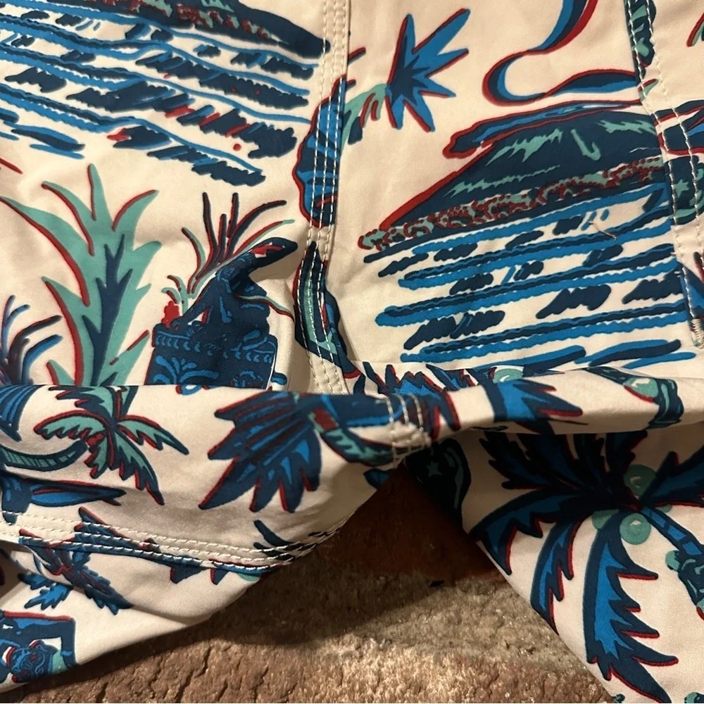 VISSLA Men's Blue and Cream Tropical Hawaiian Unlined Board Swim Shorts size 34